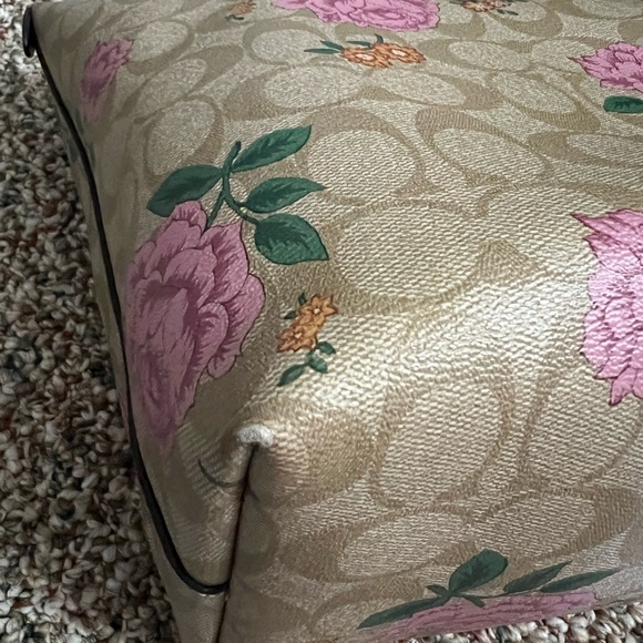 Coach Gallery Tote - Picture 5 of 10